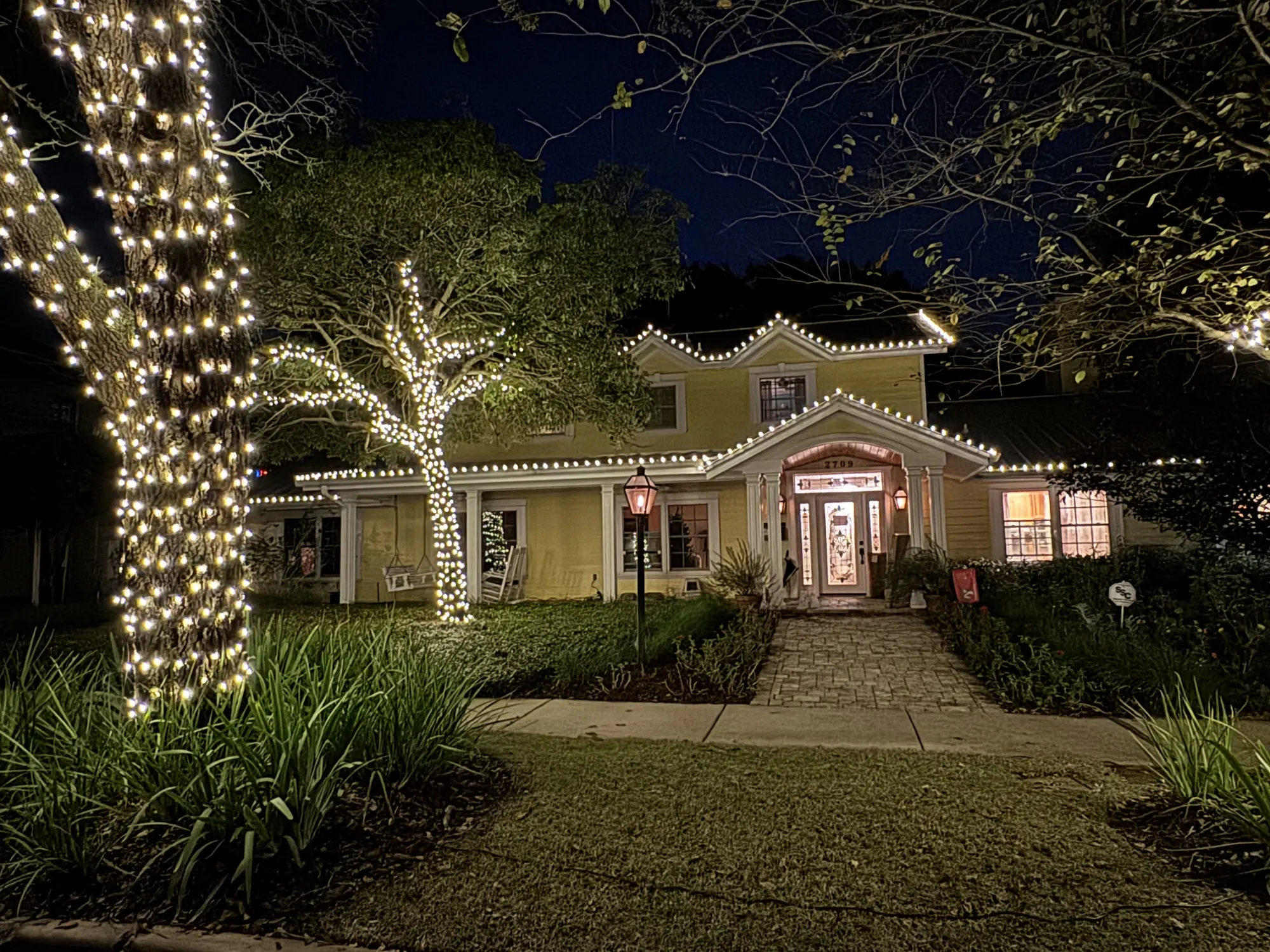 Holiday Lighting &mdash; Full Scope Building Group